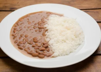 feijão e arroz, alimentação básica, prato tradicional