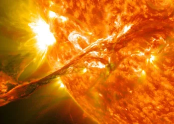 erupções solares, fluxo solar, tempestades solares, flares solares, máxima de atividade solar.