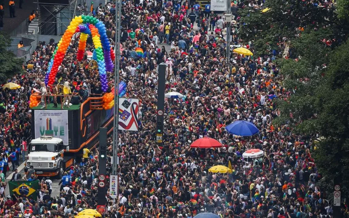 edição anual, celebração do orgulho, diversidade da comunidade LGBTQIAPN+;