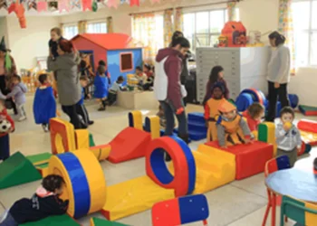 crechê, centro de educação infantil