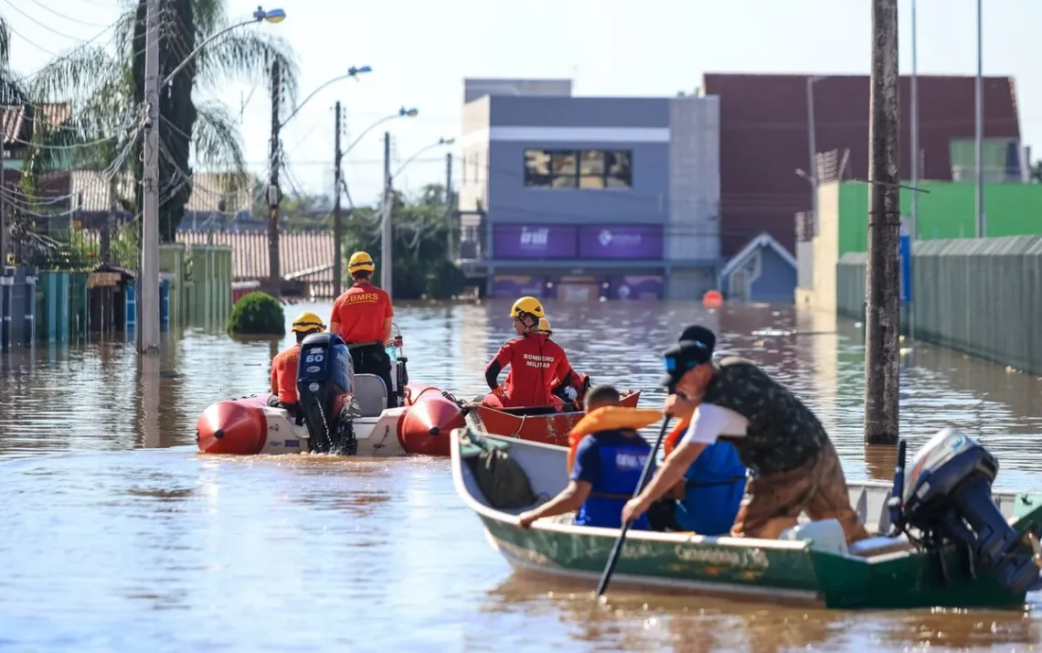 emergência, desastre, crise;