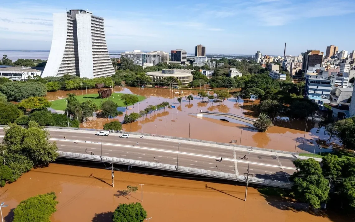 ajuda, apoio, assistência;