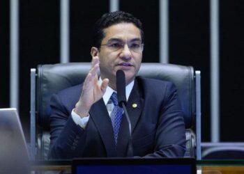 deputado federal, parlamentar, pré-candidato;