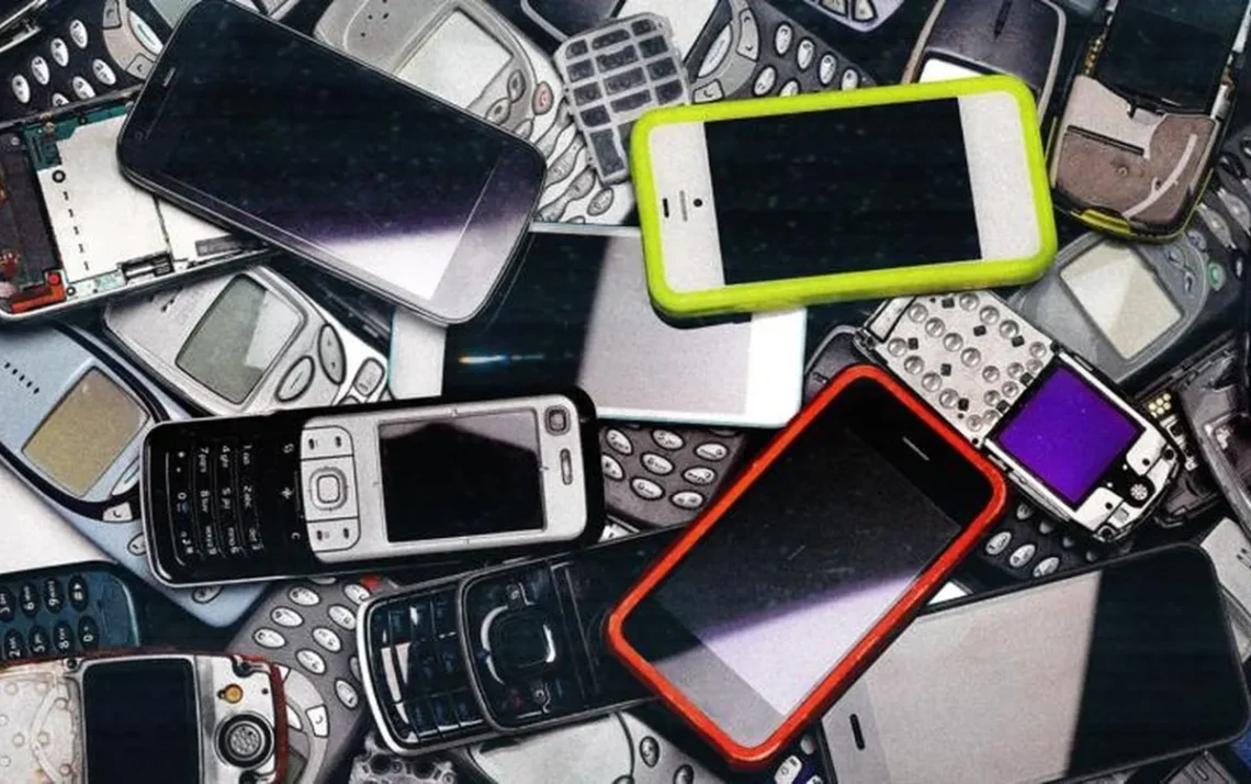 smartphones, dispositivos móveis, celulares inteligentes, telefones inteligentes;