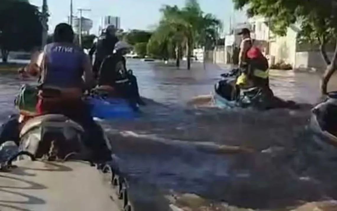 assistência, salvamento, socorro;