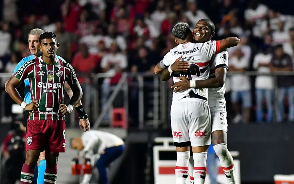 tricolor, paulista, time, carioca;