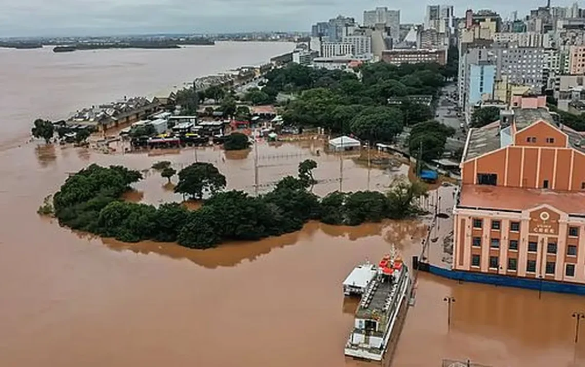 fortes, chuvas, enchentes;