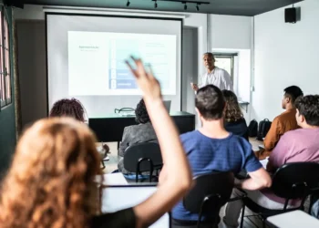 empresa de educação;