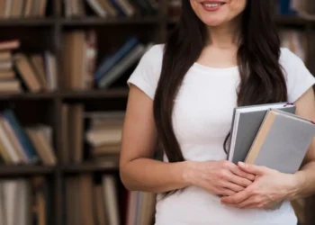 Seleção, de estudantes e docentes;