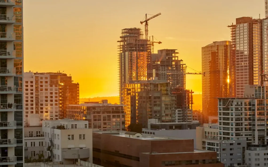 mercado imobiliário brasileiro;